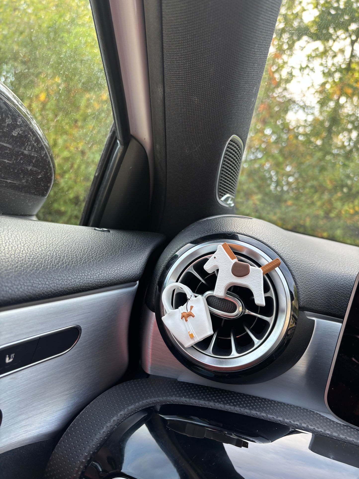 Car Diffuser Horse - White