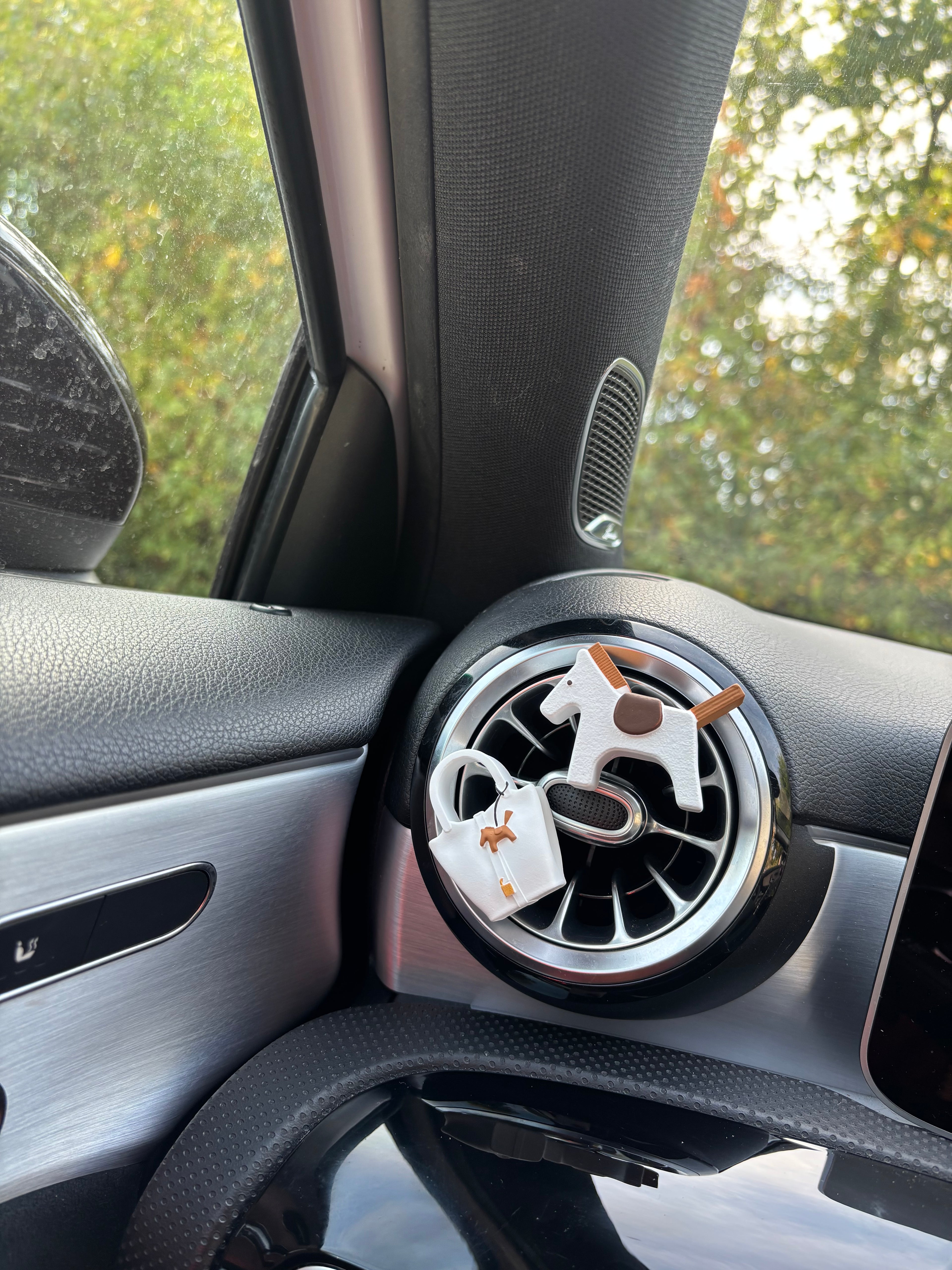Car Diffuser Horse - White