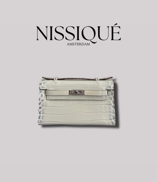 Veloura Croco White